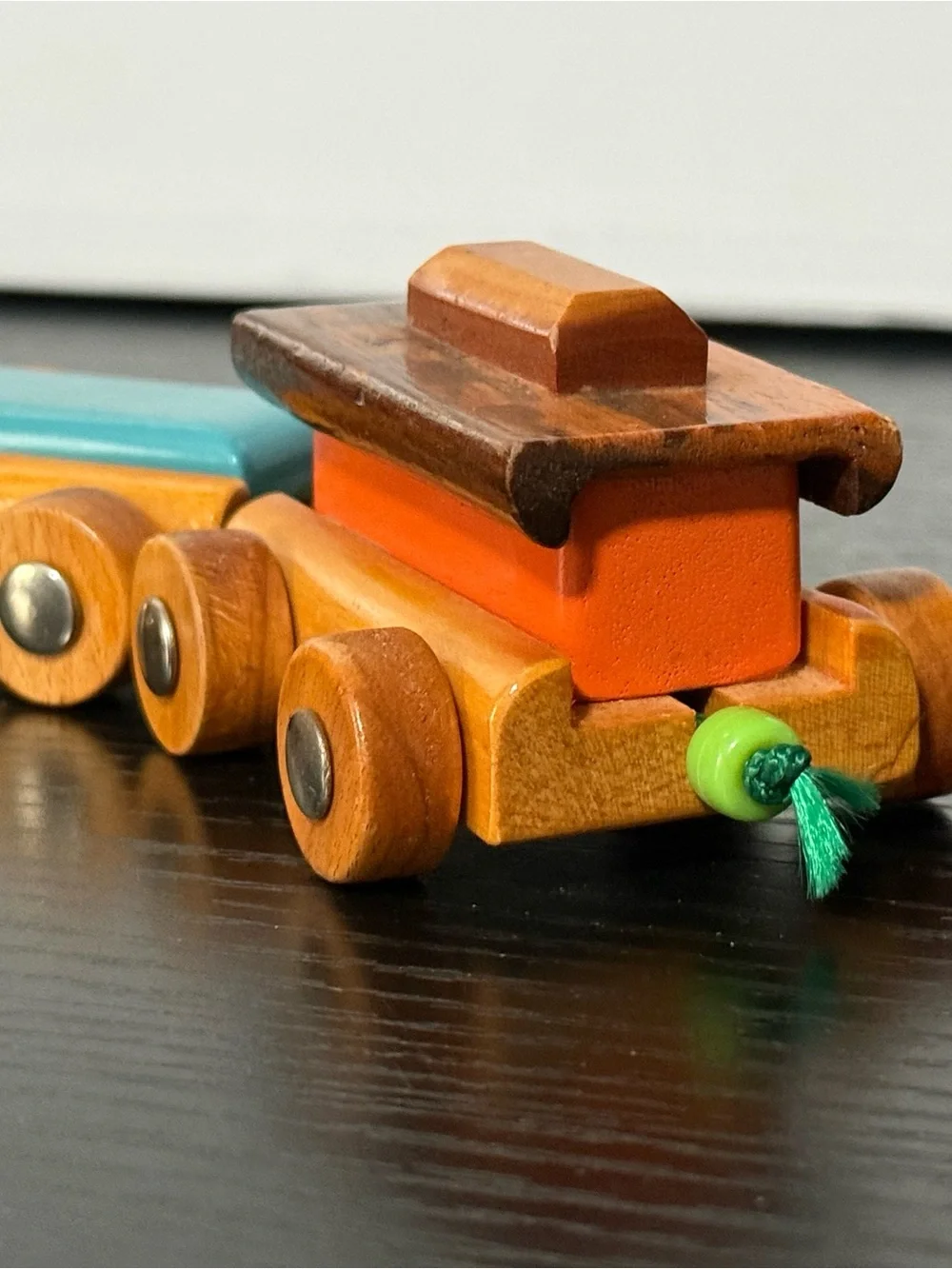 Vintage Wooden Pull Train Set (1) Engine (2) Cars & (1) Caboose
